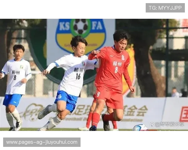 喀什杯足球赛劲旅火拼 今日分组赛亮点抢眼 舞动绿茵场助力青训崛起